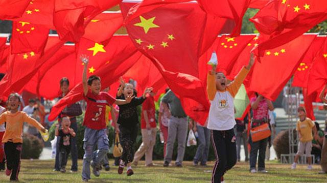 越来越多人床头不敢这样摆,十对夫妻九对争吵,再有钱都住穷